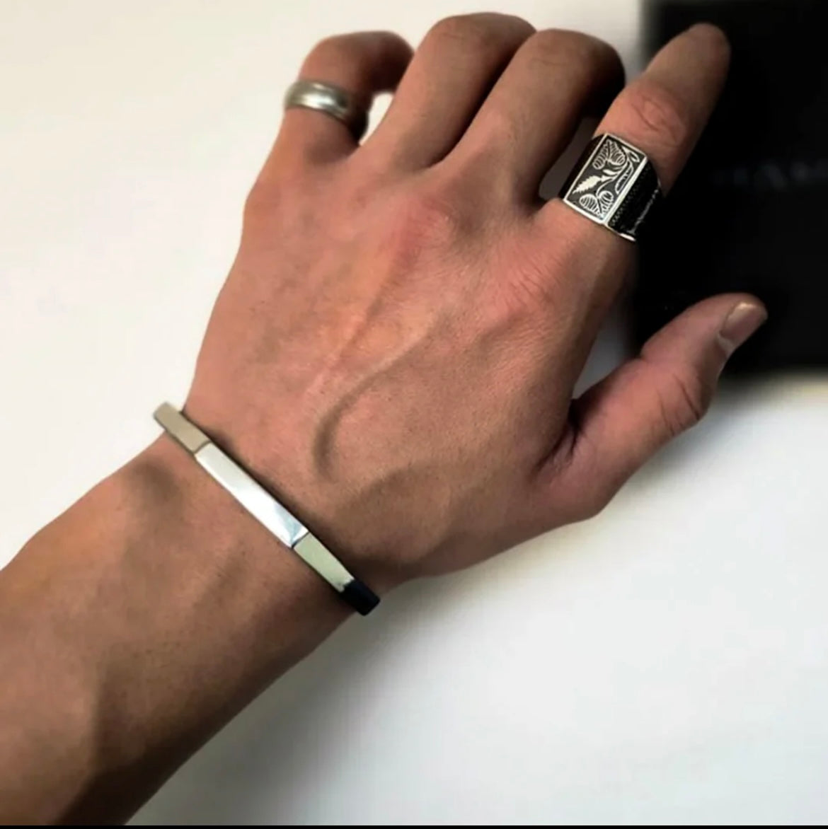Pentagon Hand cuff