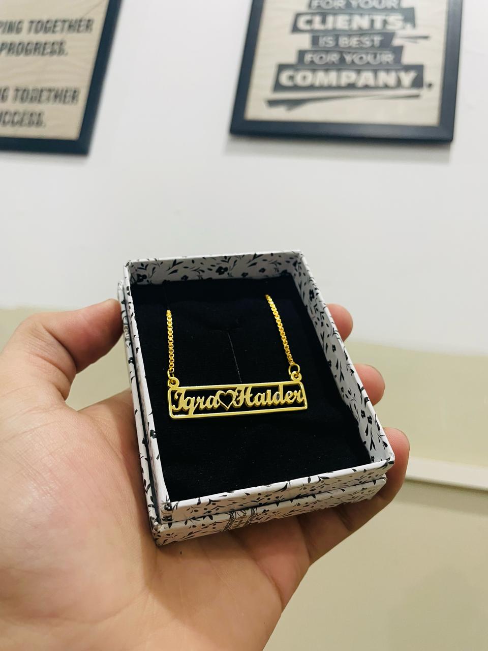 CUSTOMIZED SQUARE LOCKET